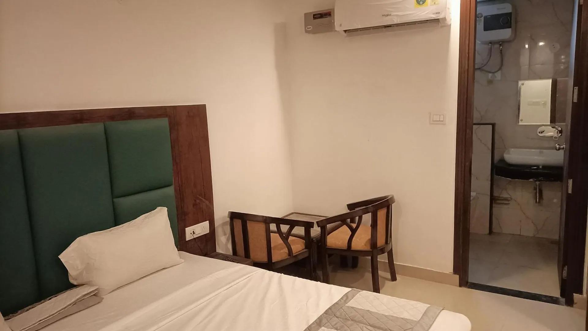 Hotel Ssd Tork Plaza Near Igi Airport Delhi New Delhi 4*,